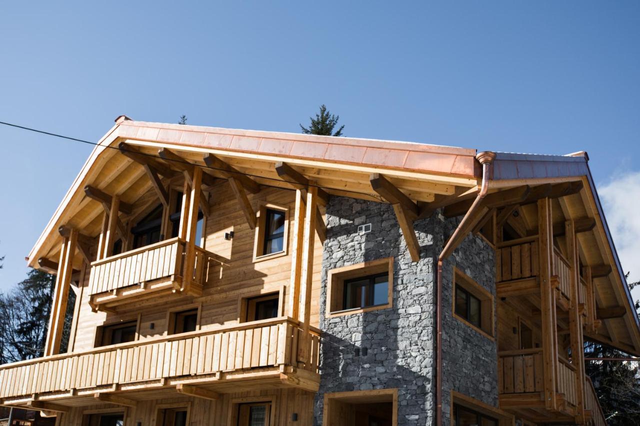 Sur Les Monts Morzine *