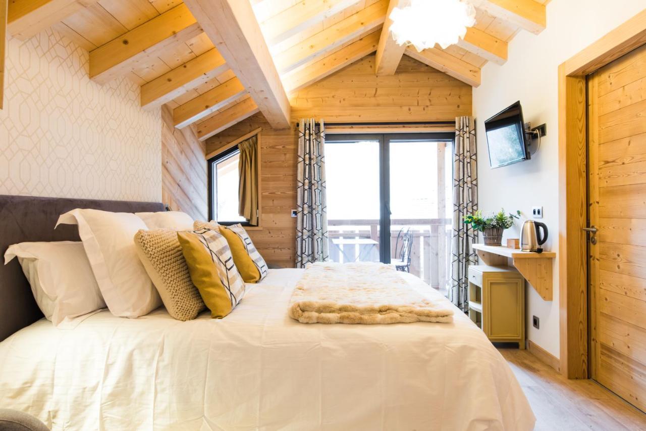 Sur Les Monts Morzine Bed & Breakfast Montriond